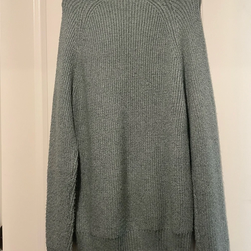 Express Women's Sage Crew Neck Sweater - Picture 4 of 4